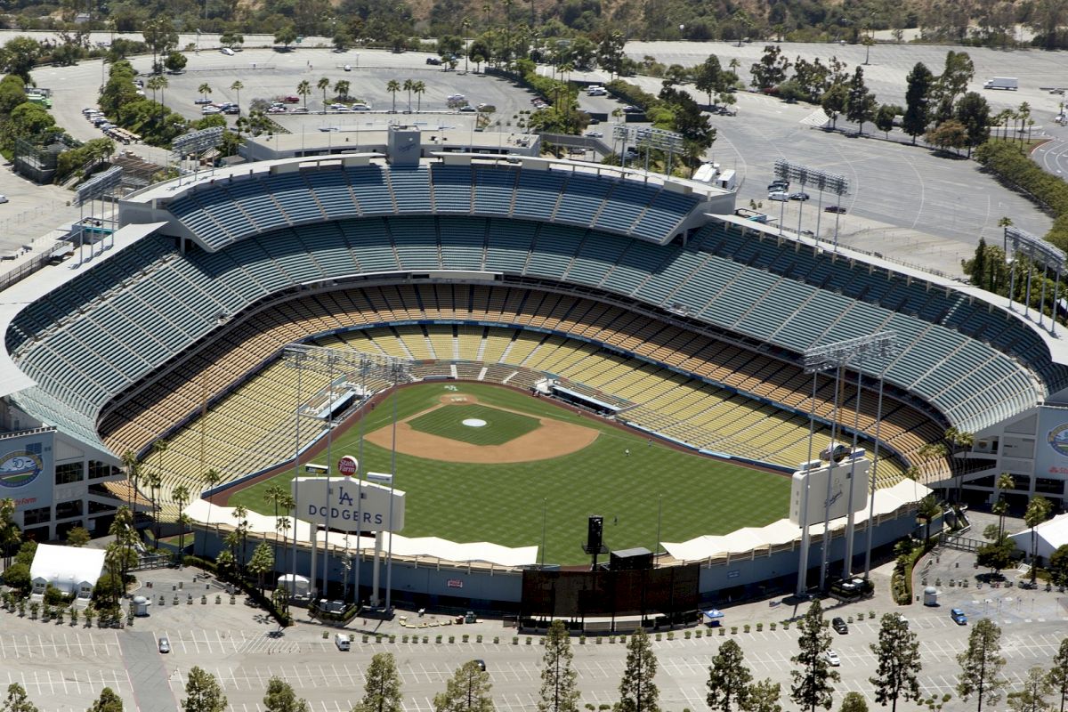 Los Angeles Dodger Stadium Hotel Centrally located L.A. LIVE hotel